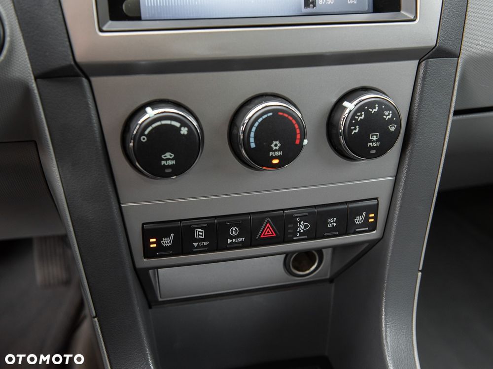 Dodge Avenger - 21