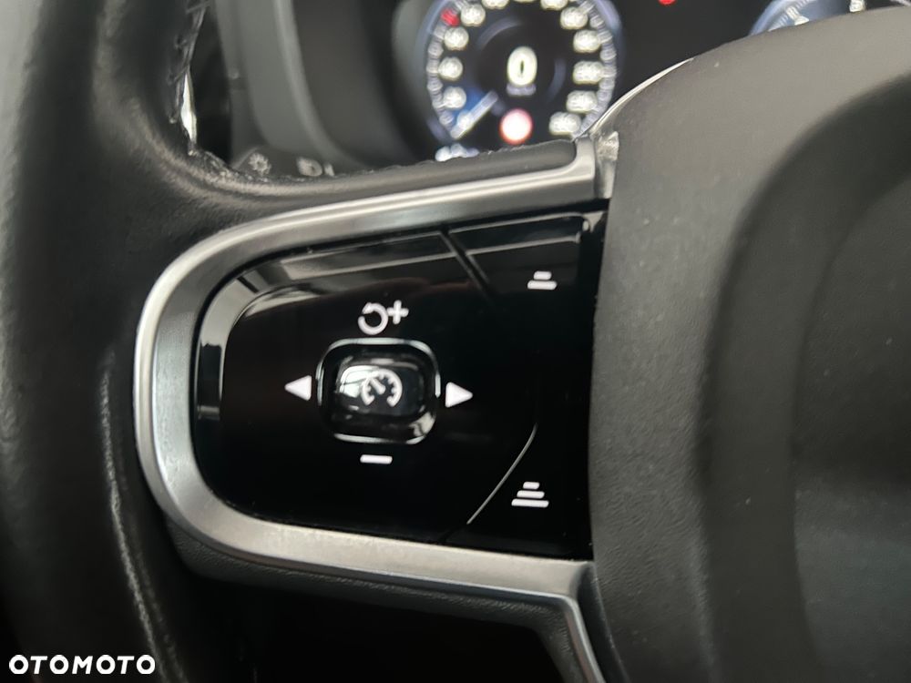 Volvo XC 60 D3 Geartronic Momentum - 36