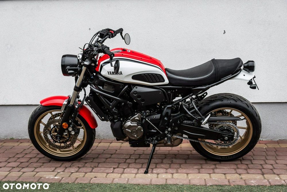 Yamaha XSR - 6
