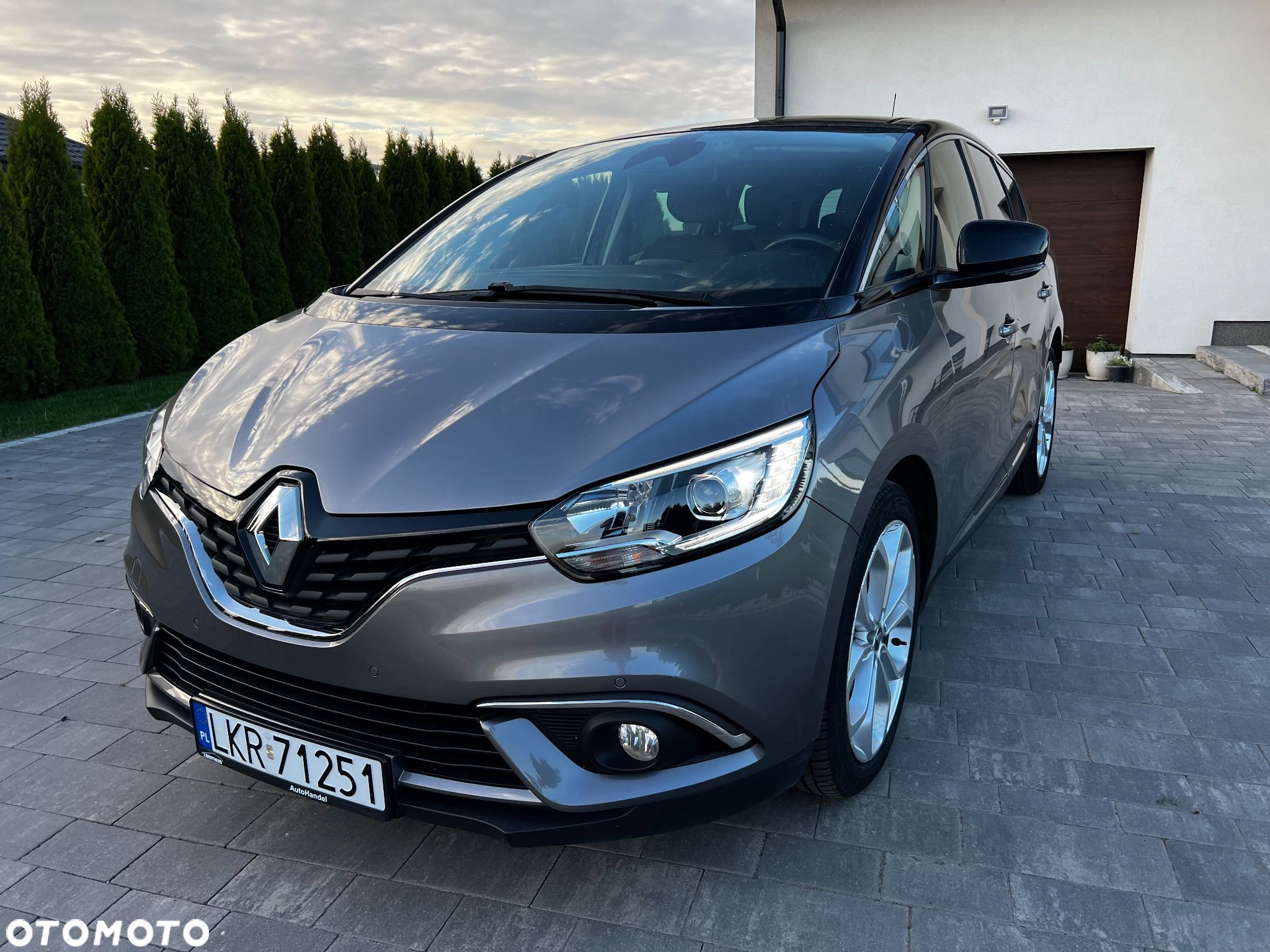 Renault Scenic - 1