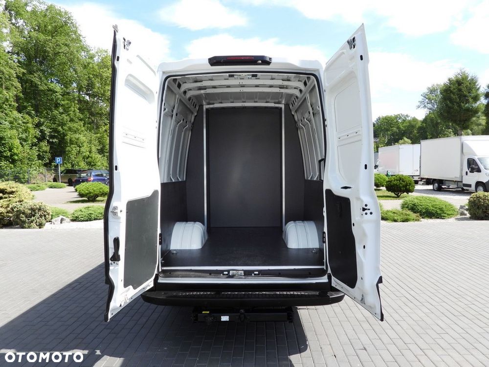 Iveco DAILY 35C16 FURGON BRYGADÓWKA 6 MIEJSC TEMPOMAT BLIŹNIACZE KOŁA KLIMATYZACJA  160KM - 13