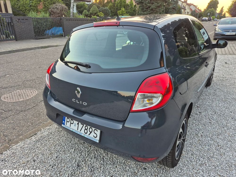 Renault Clio 1.2 16V 75 Yahoo - 8
