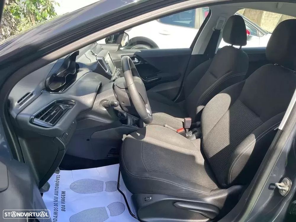 Peugeot 208 1.2 PureTech Active - 8