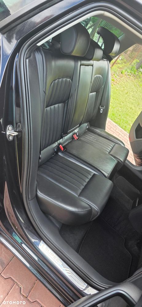 Skoda Superb 2.0 TDI Premium Edition - 14
