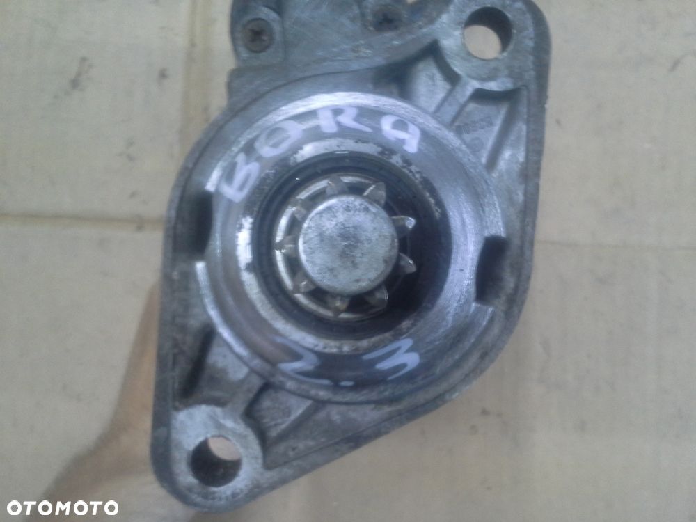 Volkswagen Bora 2.3 benzyna rozrusznik - 7