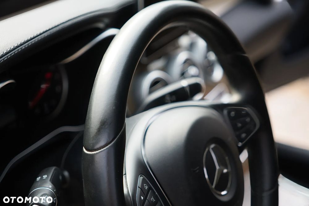 Mercedes-Benz Klasa C 180 Kompressor Automatik BlueEFFICIENCY - 27