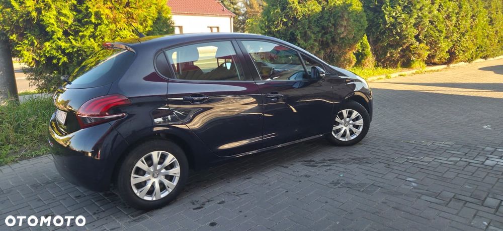Peugeot 208 1.2 PureTech GPF Signature S&S - 12