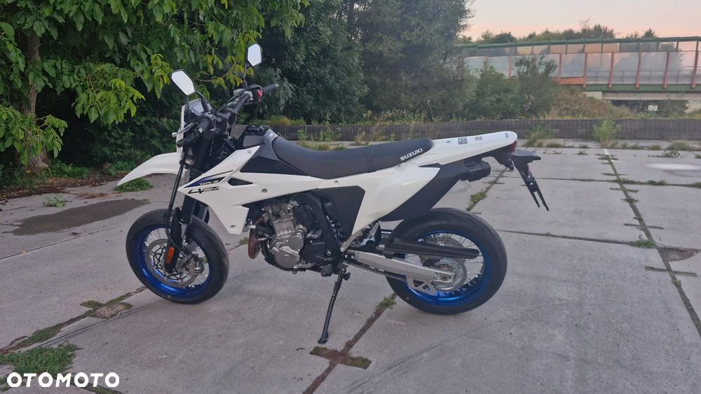 Suzuki DR-Z - 17