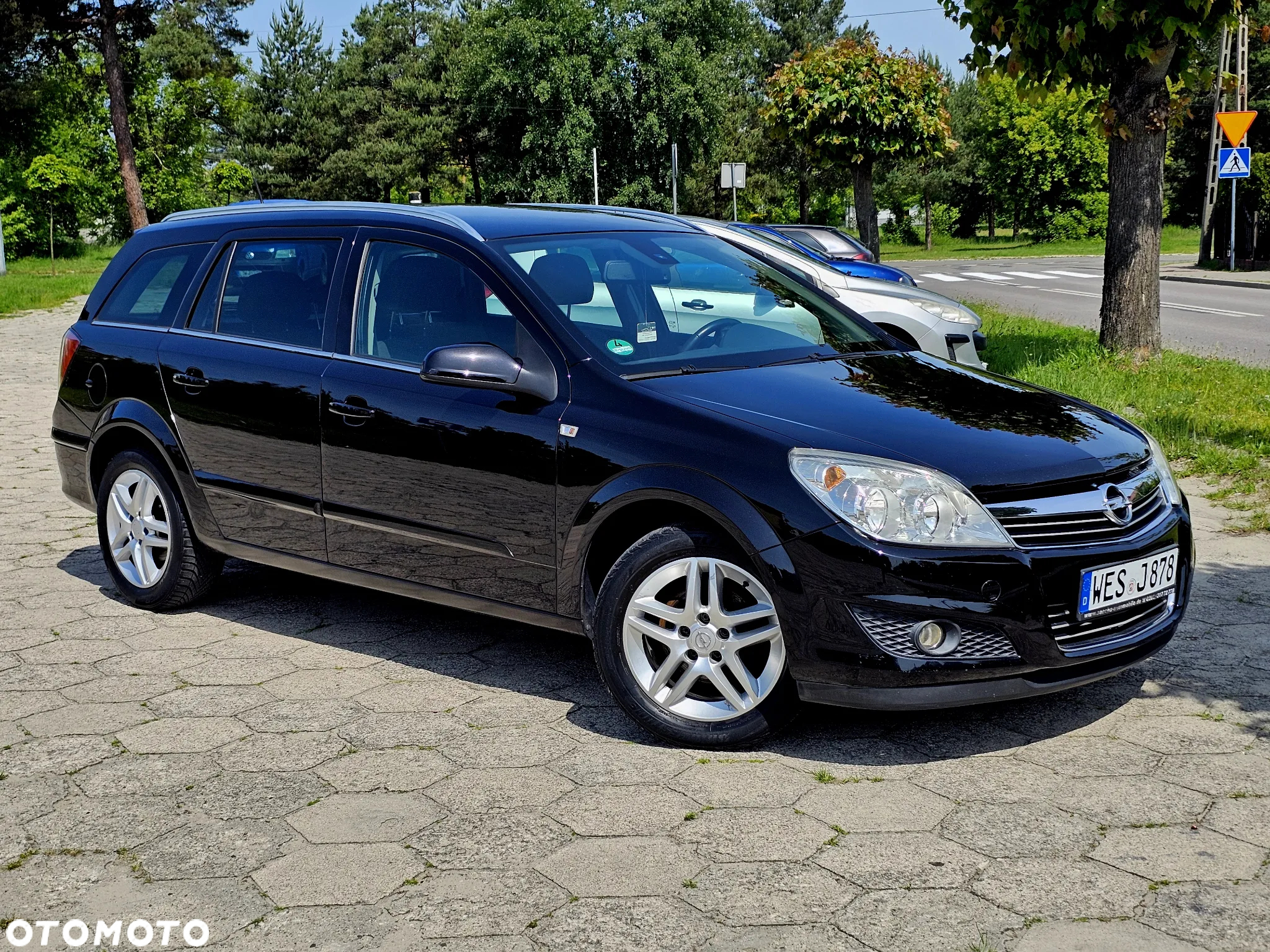 Opel Astra 1.6 Caravan NAVI - 23