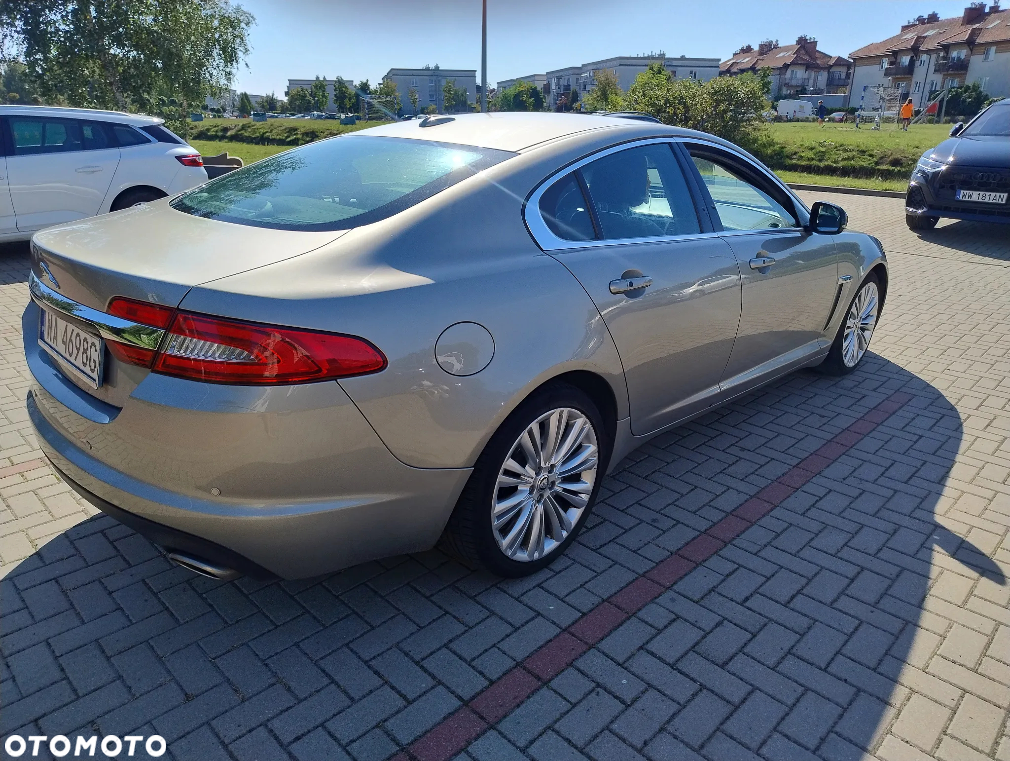 Jaguar XF 2.2 D Luxury - 4