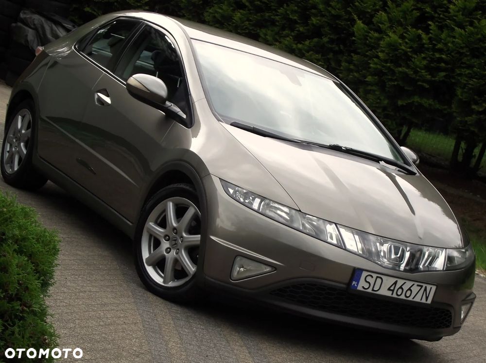 Honda Civic 1.8 Executive - 32