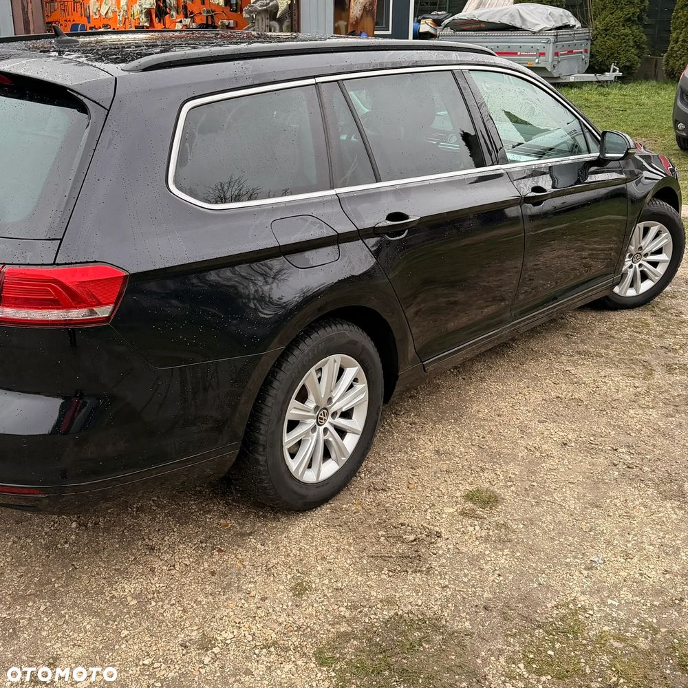 Volkswagen Passat - 4