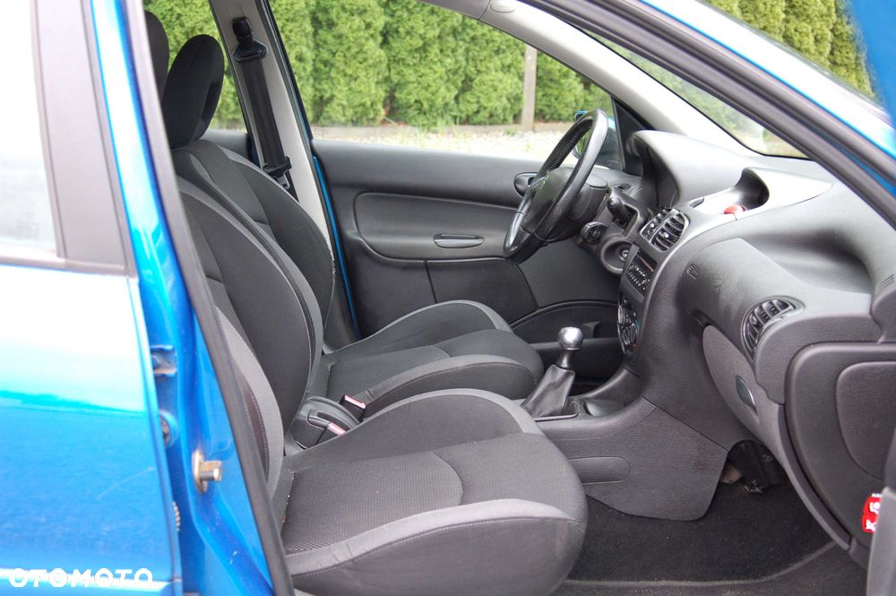 Peugeot 206 - 8