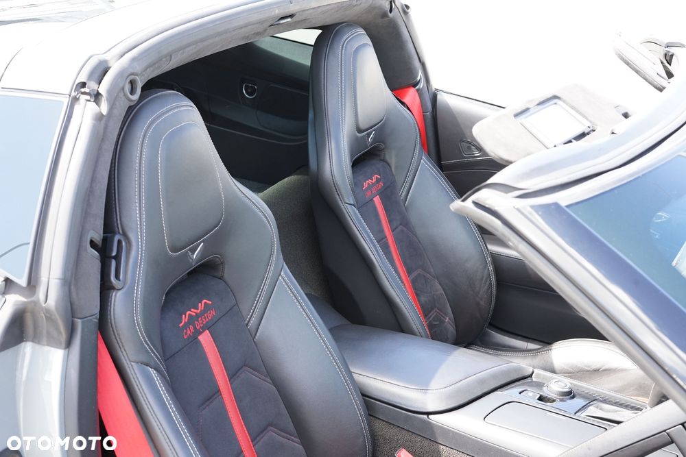 Chevrolet Corvette - 26