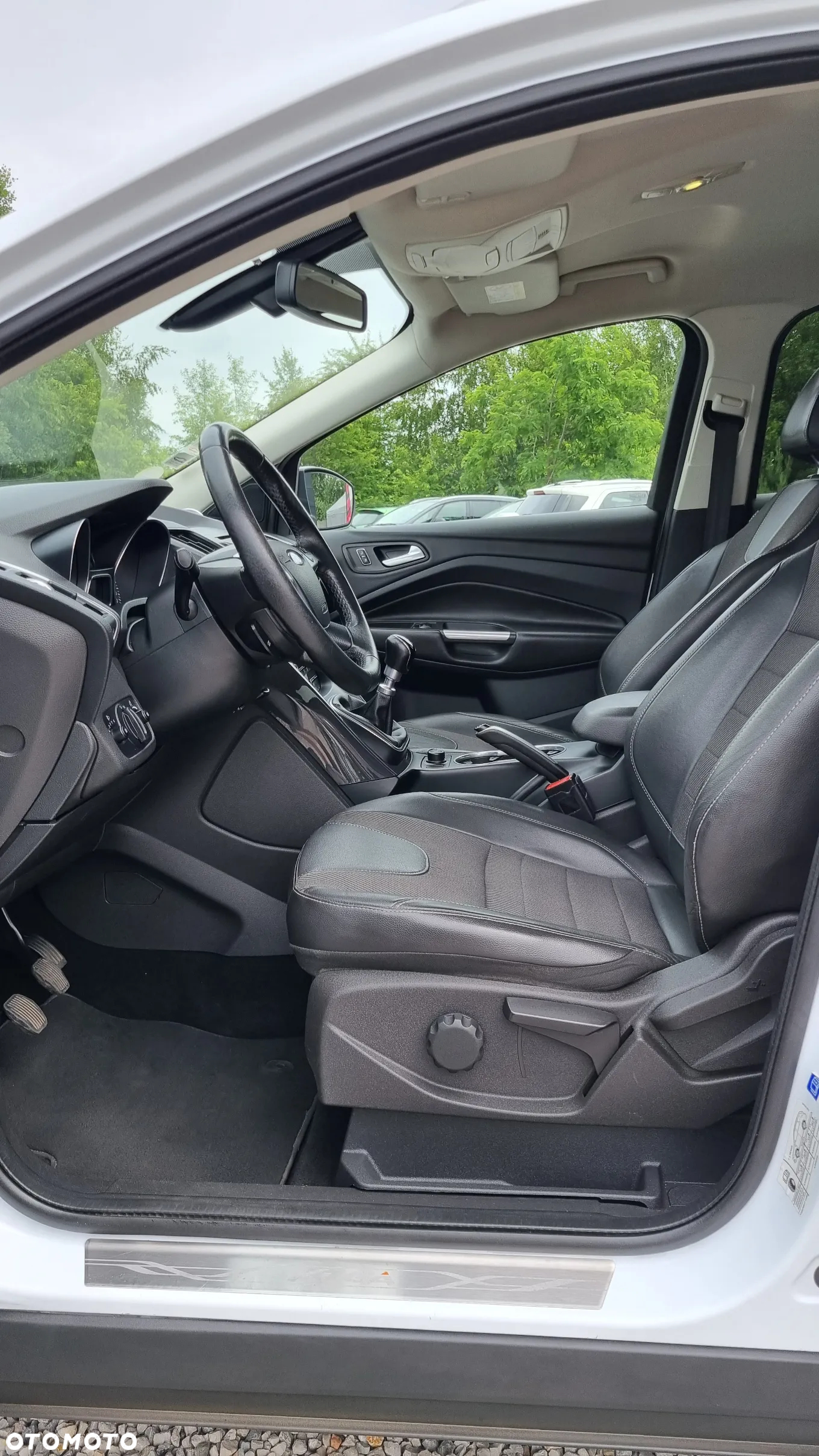 Ford Kuga 2.0 TDCi 4WD Titanium - 29