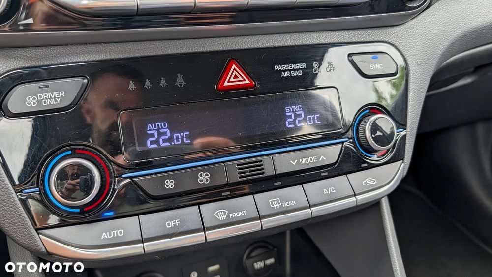Hyundai IONIQ 1.6 GDI Premium - 16