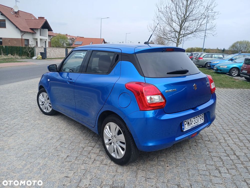 Suzuki Swift 1.2 Premium Plus - 4