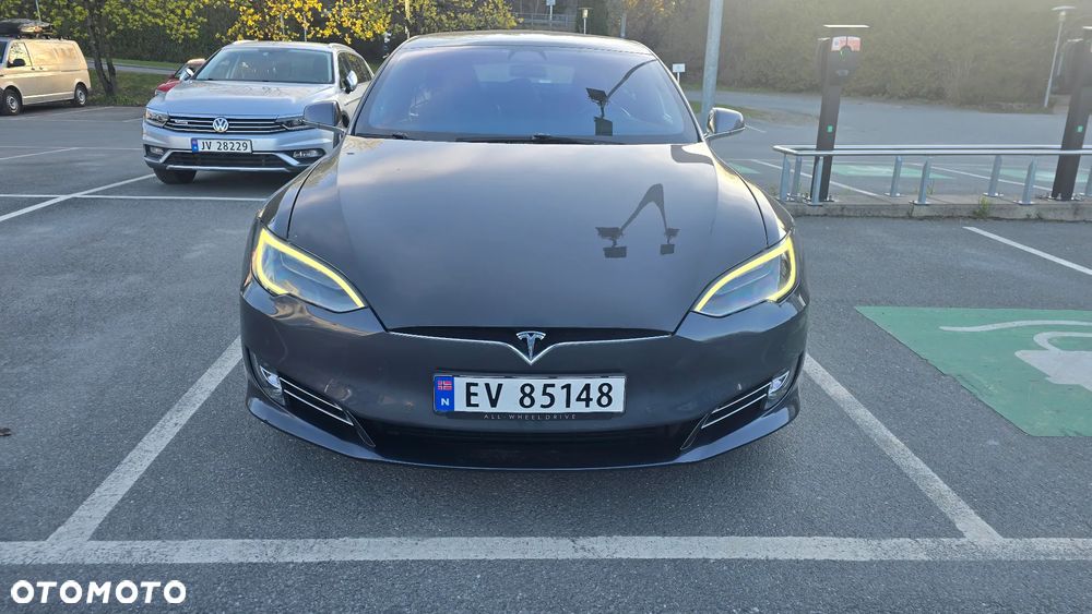 Tesla Model S Performance - 8