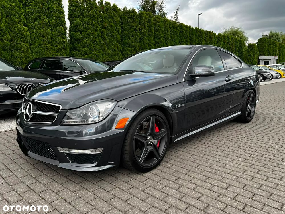 Mercedes-Benz Klasa C 63 AMG AMG SPEEDSHIFT MCT AMG Performance Package - 1