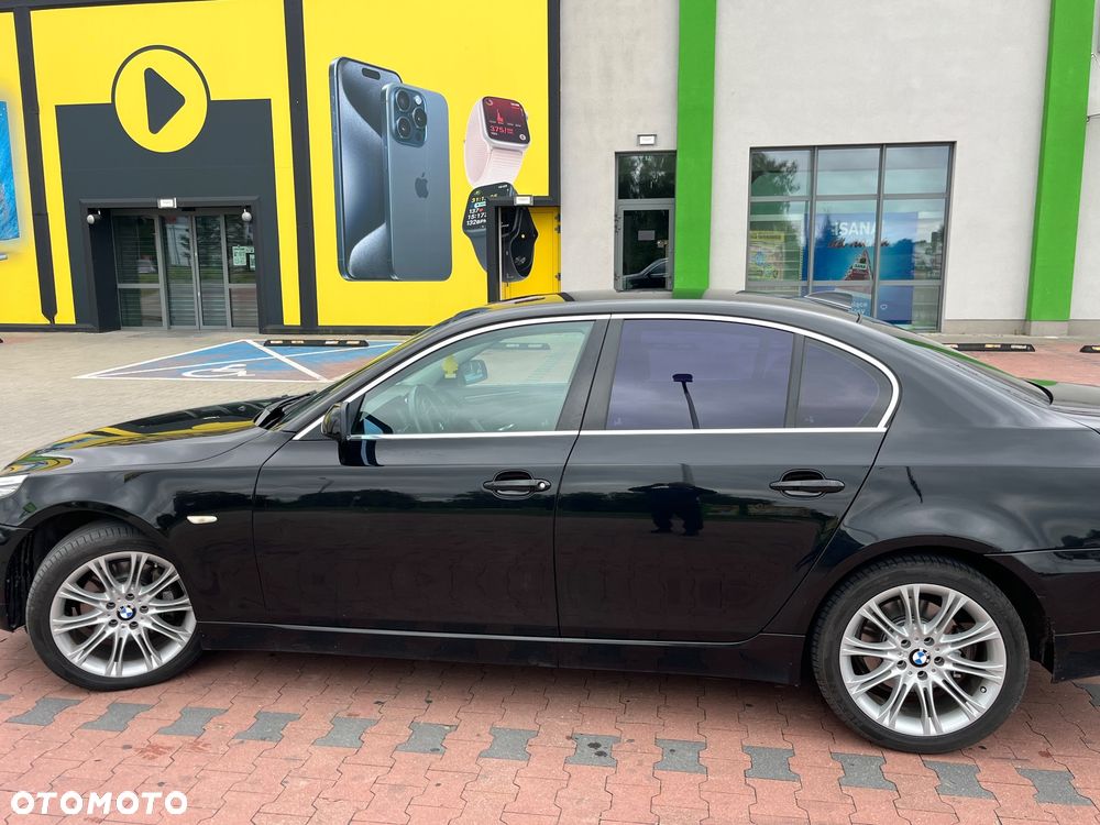 BMW Seria 5 525d xDrive - 2