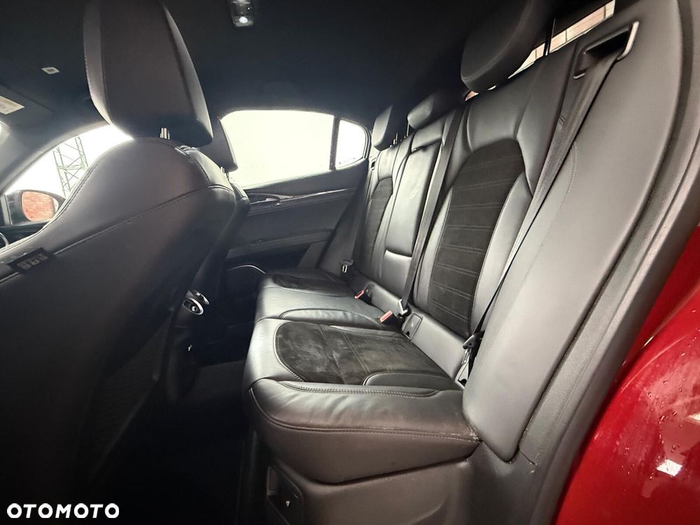 Alfa Romeo Stelvio 2.0 Turbo Veloce TI Q4 - 19