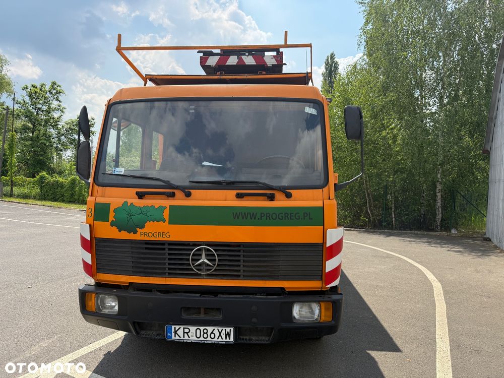 Mercedes-Benz 814 - 2