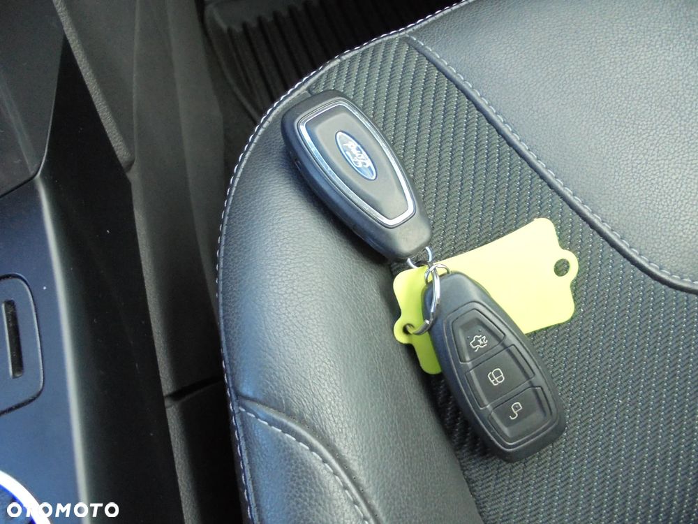 Ford Kuga 2.0 TDCi 4x2 Titanium - 40