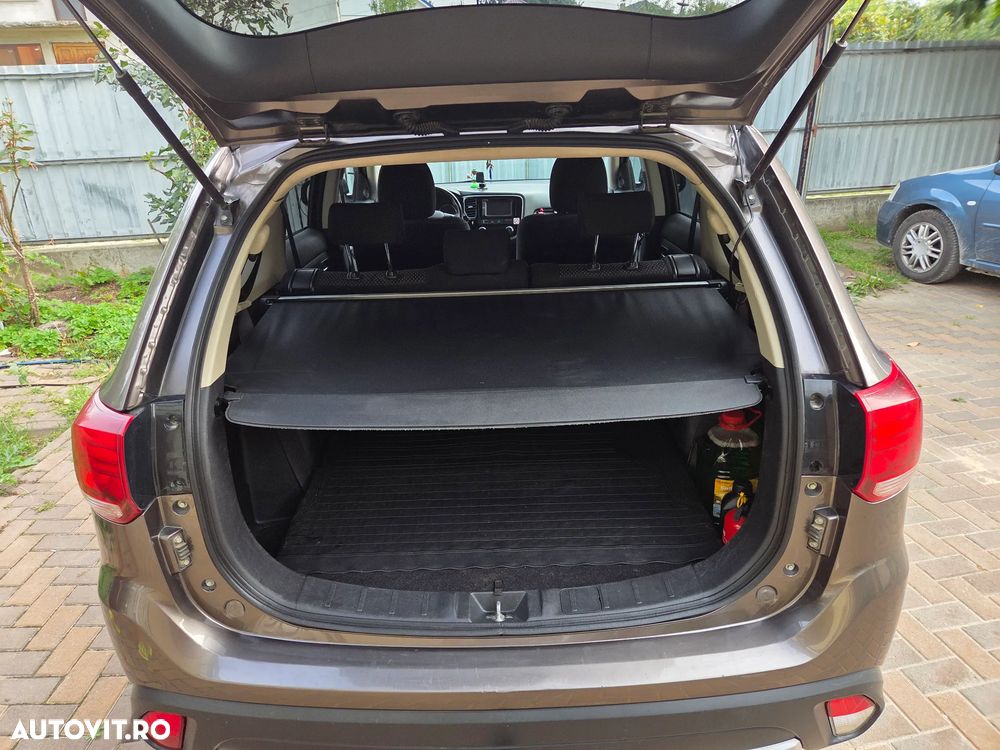 Mitsubishi Outlander - 4