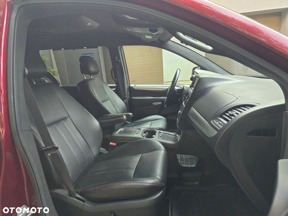 Dodge Grand Caravan - 18