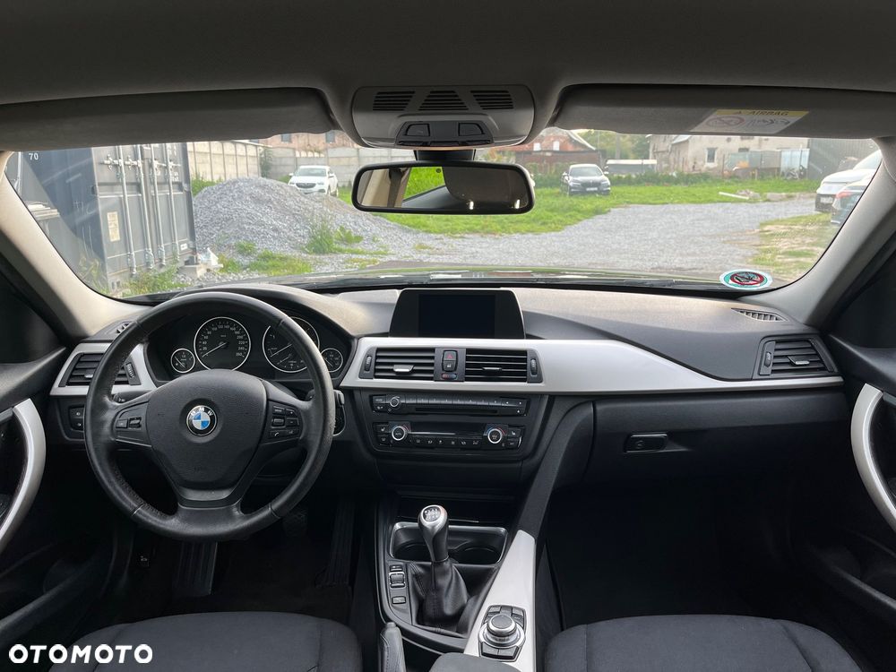 BMW Seria 3 318d - 8