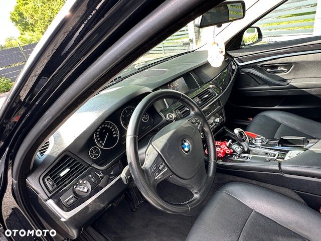 BMW Seria 5 520d Luxury Line - 13