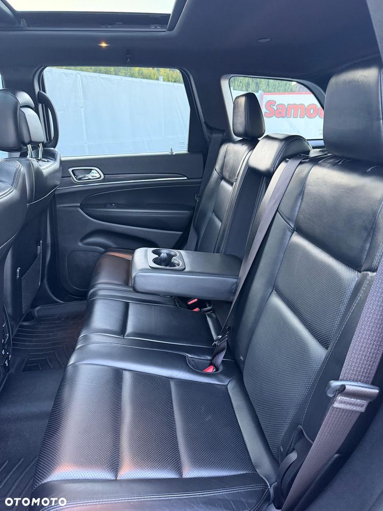 Jeep Grand Cherokee - 32