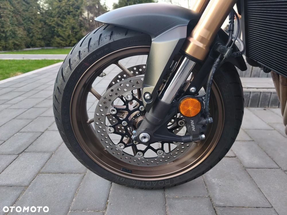 Honda CB - 24