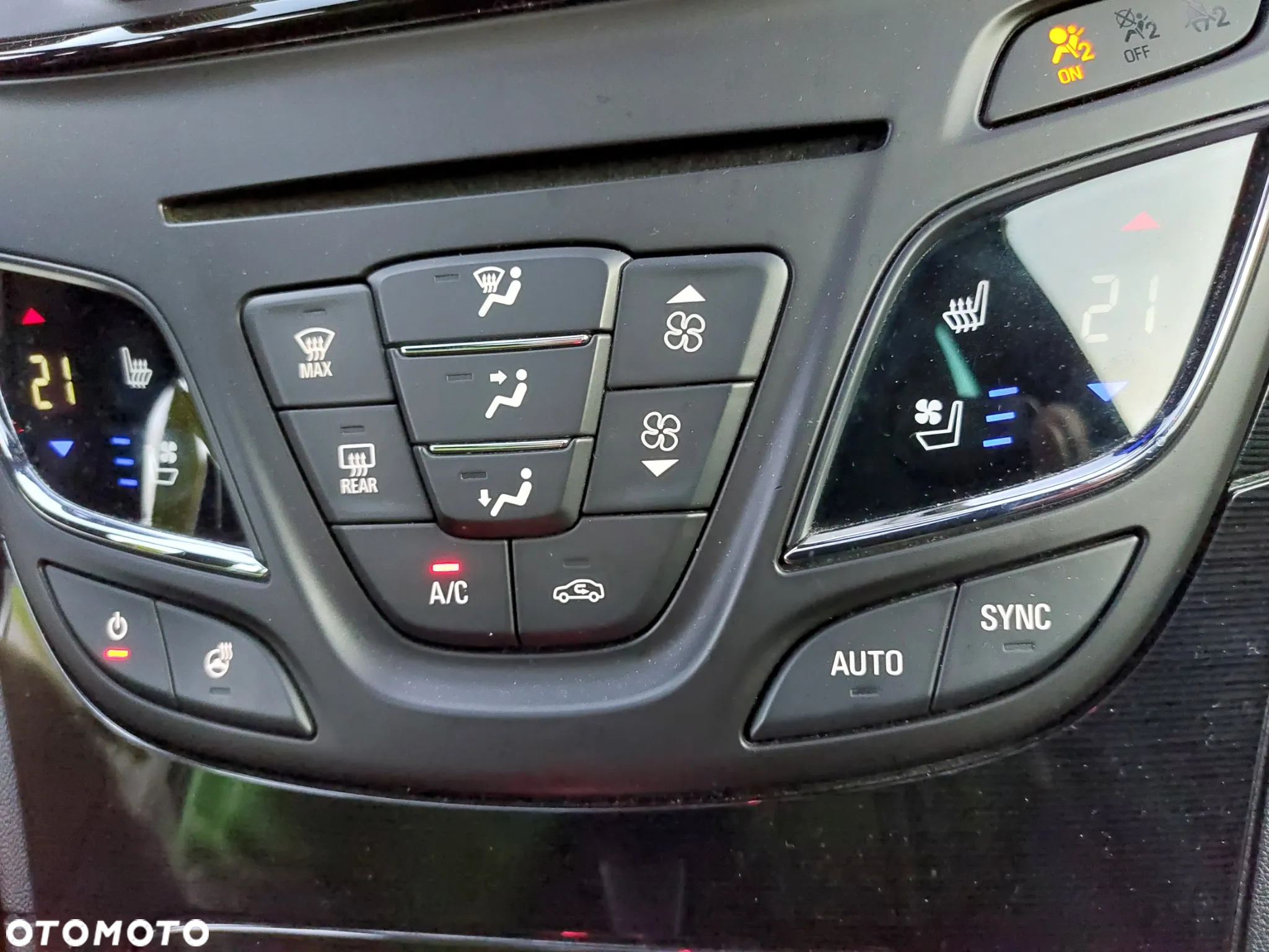 Opel Insignia - 35