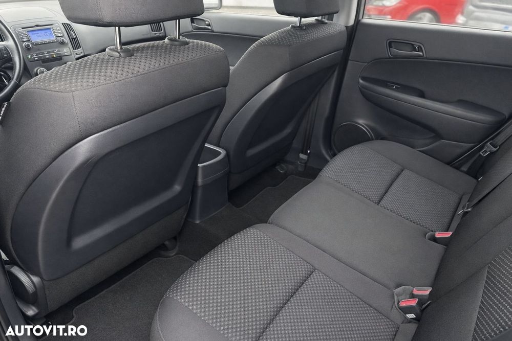 Hyundai i30 1.6 CRDI blue Classic - 8