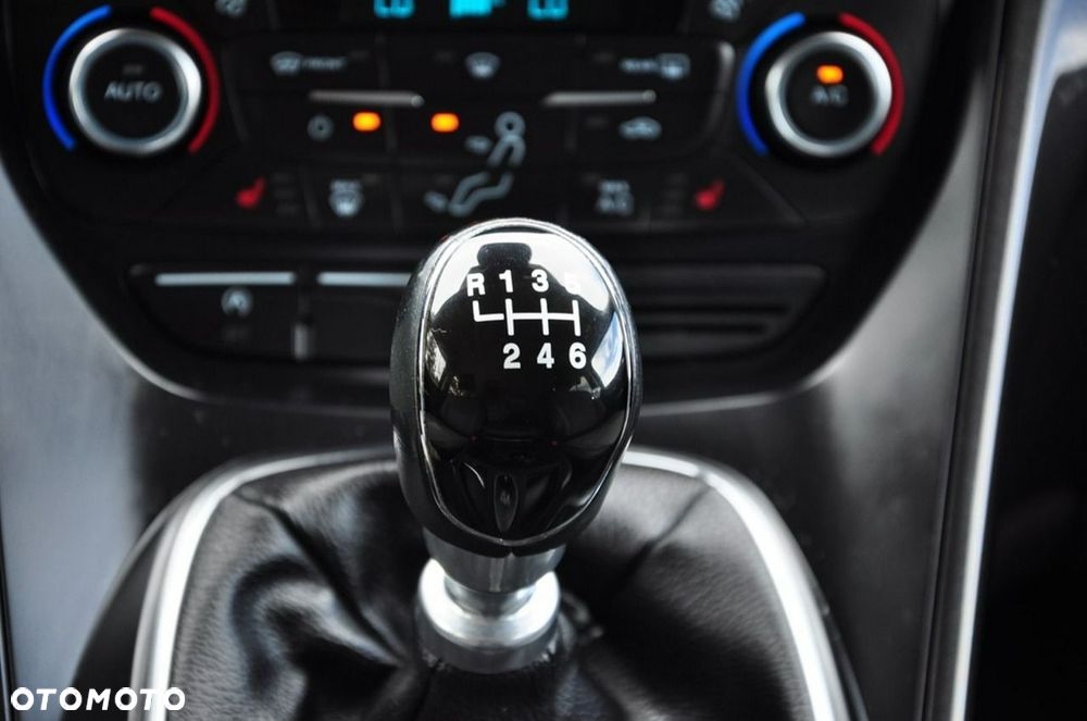 Ford Kuga - 33