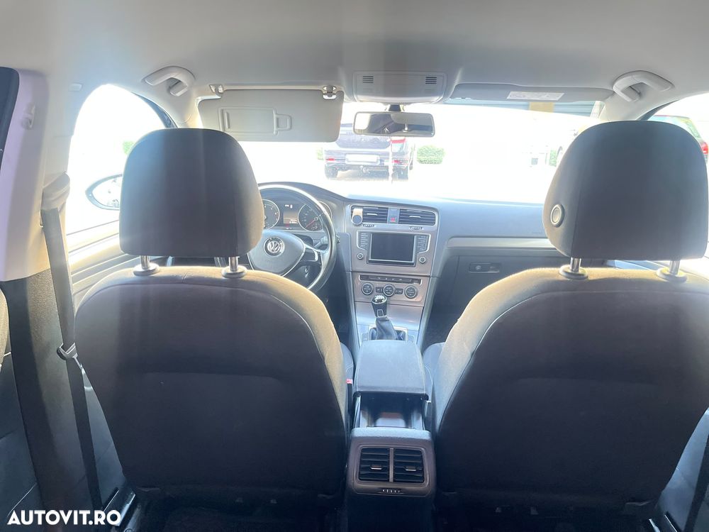 Volkswagen Golf - 9