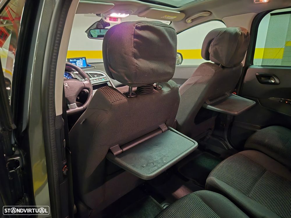 Peugeot 5008 1.6 E-HDi Allure 2-Tronic - 32