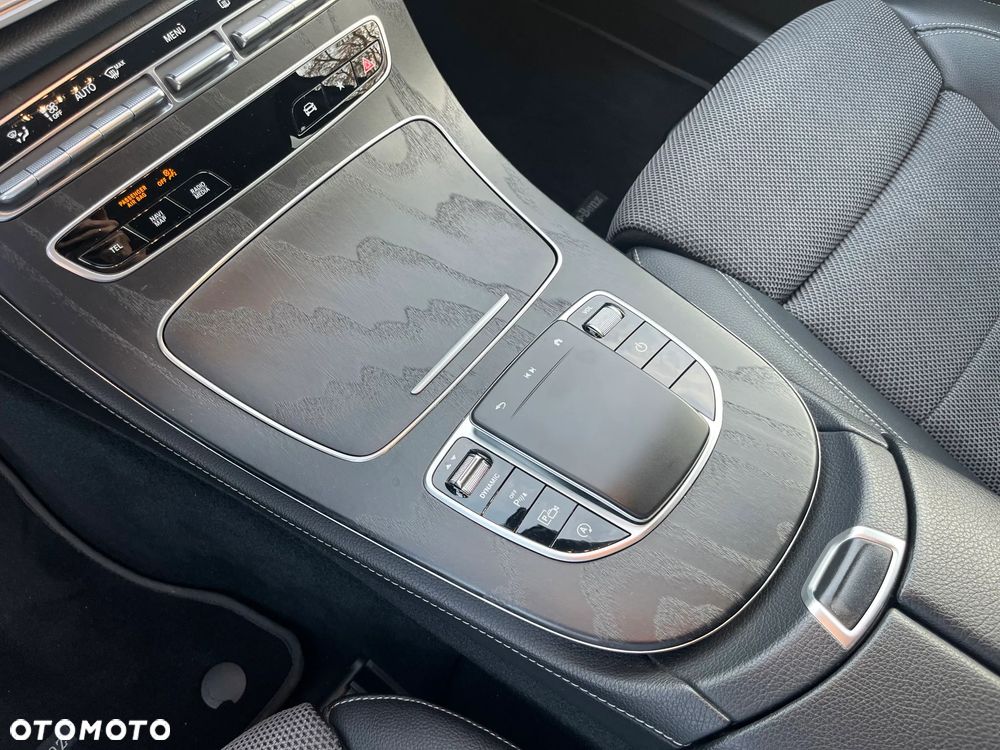Mercedes-Benz Klasa E 220 d 4-Matic Avantgarde - 22