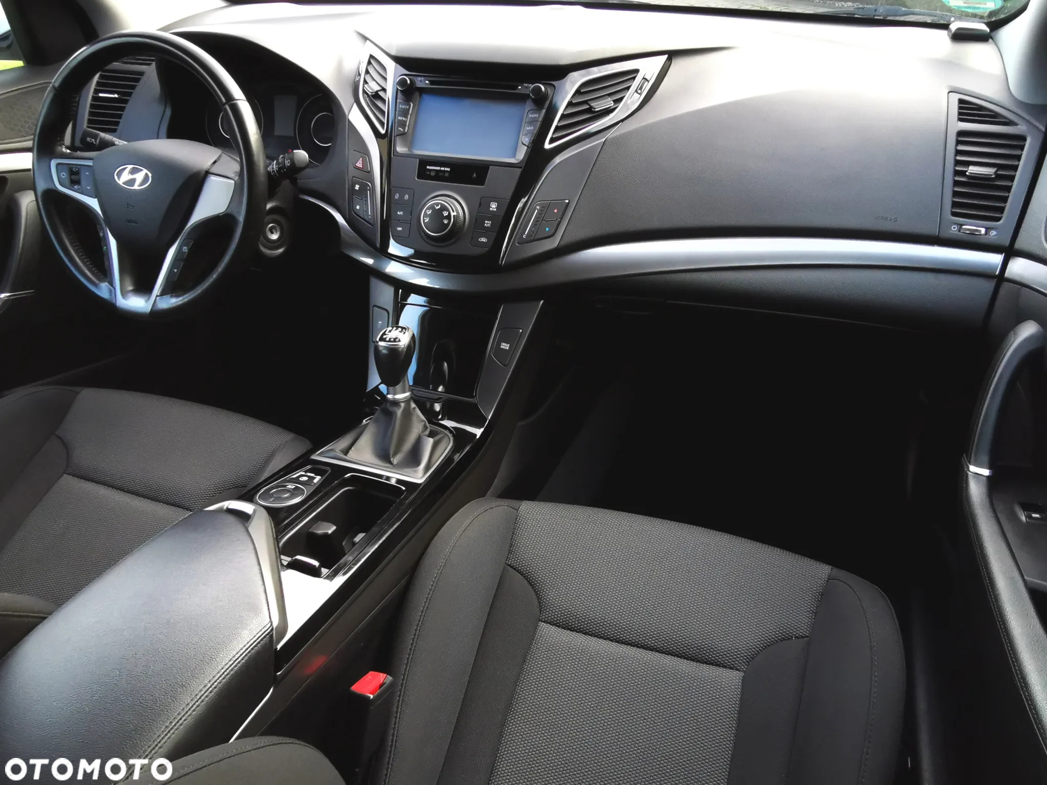 Hyundai i40 Kombi blue 1.6 Family - 24