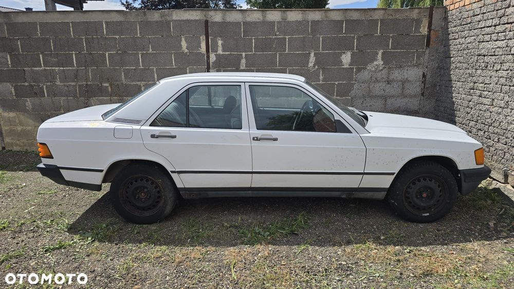 Mercedes-Benz W201 (190) - 18