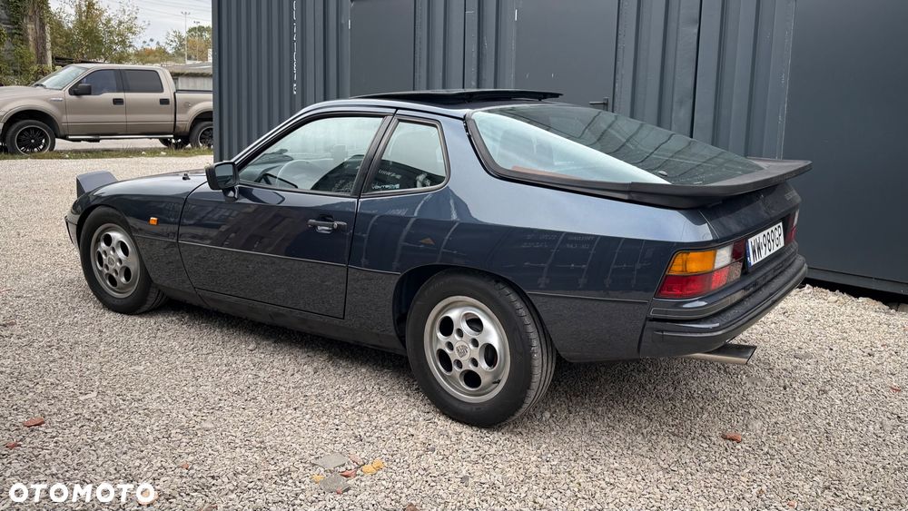 Porsche 924 S - 4