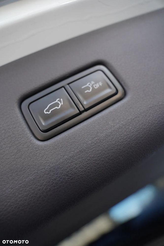 Kia Carnival - 24