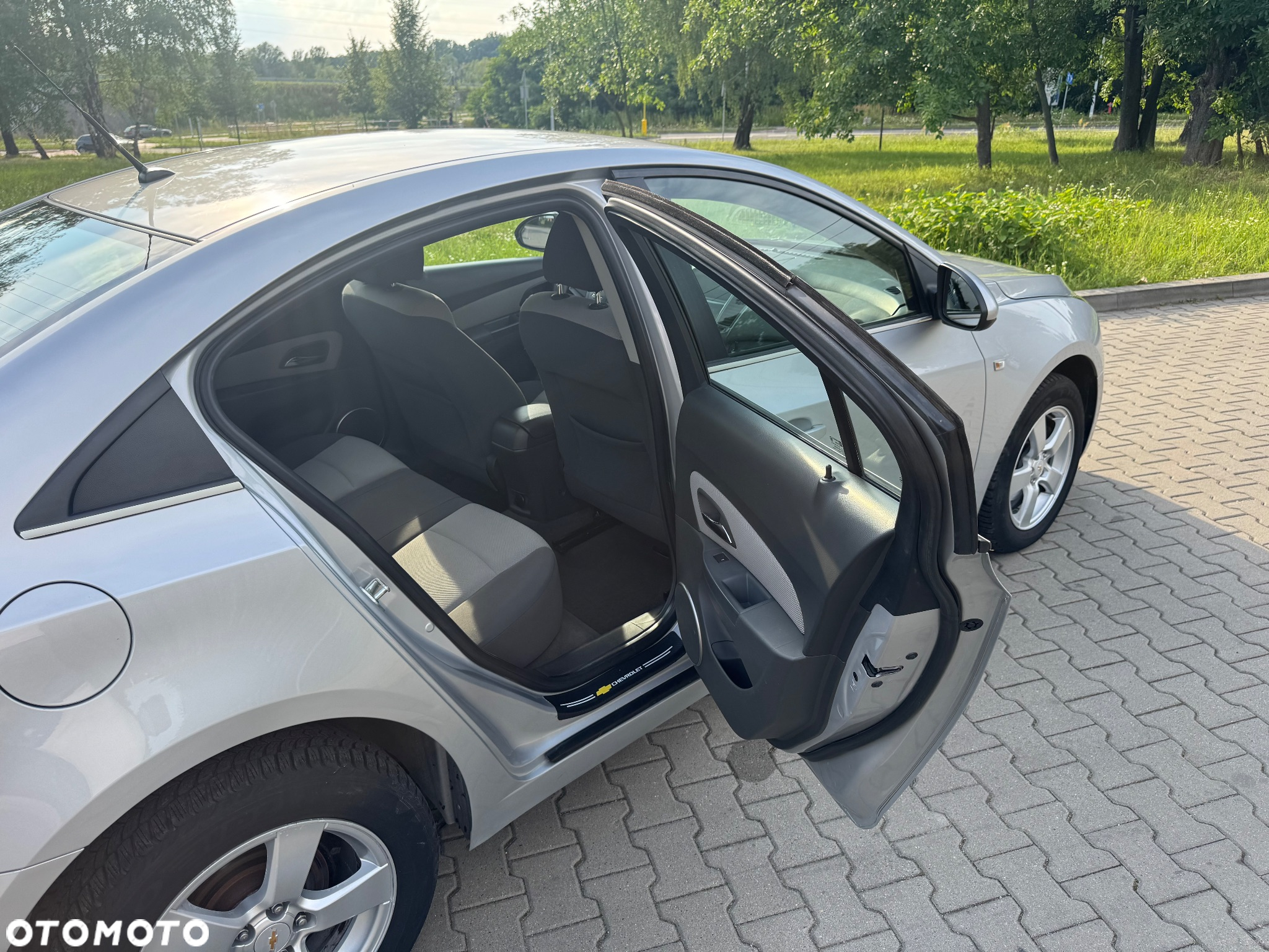 Chevrolet Cruze 1.6 Base - 11