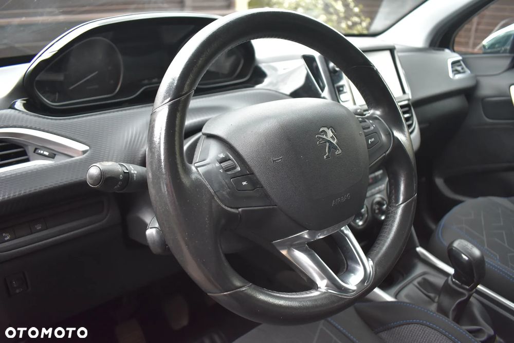 Peugeot 2008 1.6 BlueHDi Style - 13