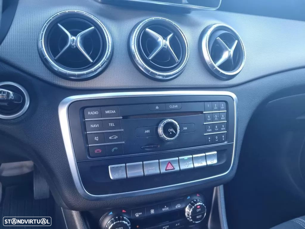 Mercedes-Benz CLA 220 d Aut. - 10