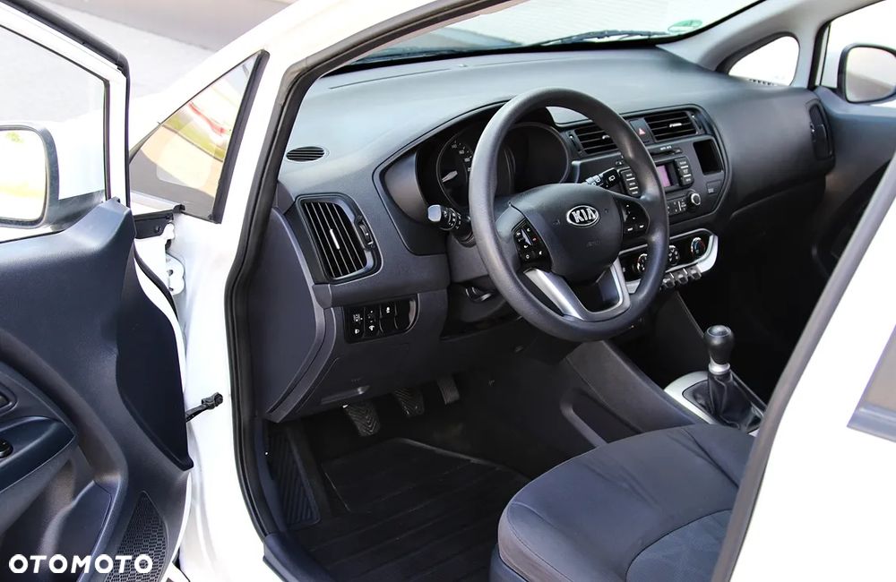 Kia Rio 1.2 L - 13