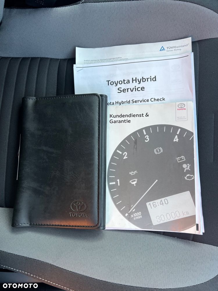 Toyota Auris 1.8 HSD Sol - 34