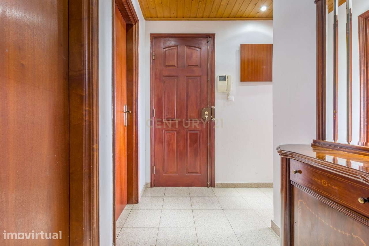 TROQUE DE CASA - 3 ASSOALHADAS NO BARREIRO - QUINTA DA LOMBA - Grande imagem: 3/10