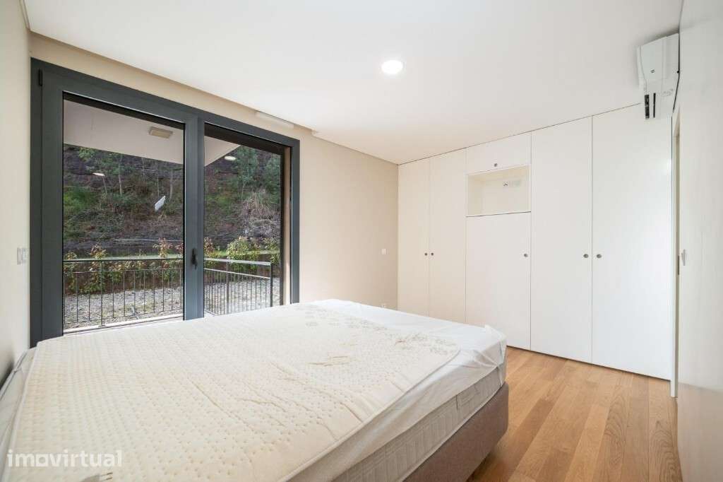 Apartamento T3 com garagem, Quinta da Portela - Grande imagem: 2/21